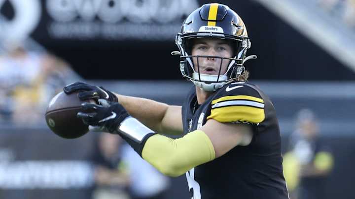 Steelers Expected to Sit Kenny Pickett for Entire Rookie Season, per Report