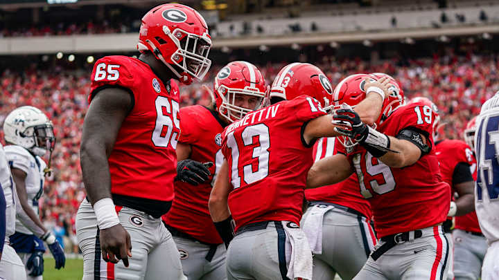 Georgia Moves to No. 1 in AP Poll After Alabama Struggles vs. Texas