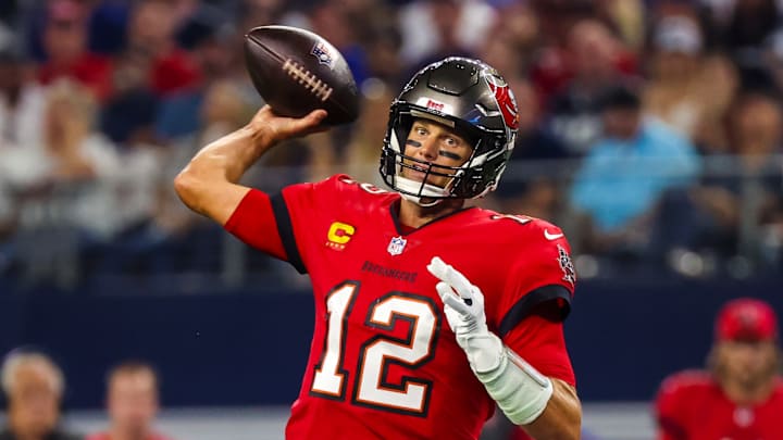 Bucs Halftime: Leonard Fournette Running Well While Tom Brady Searches for End Zone