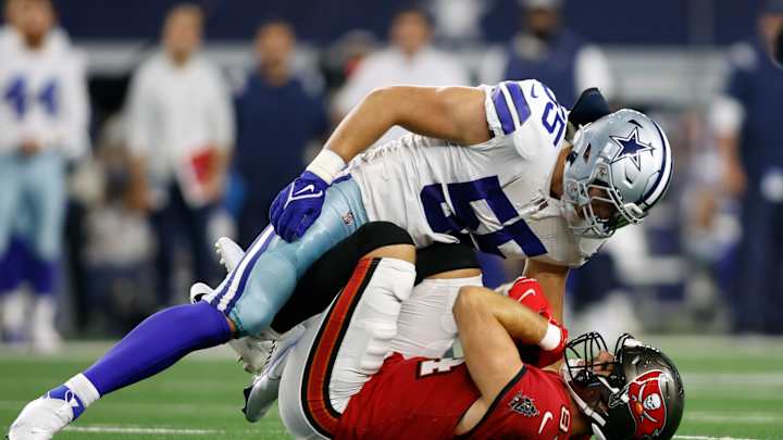 'Question Mark?' Dallas Cowboys Reveal LB Leighton Vander Esch Injury Update
