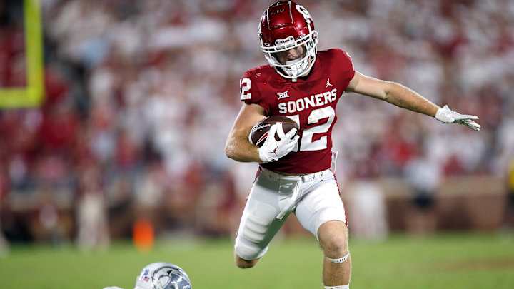 Oklahoma WR Drake Stoops a Semifinalist for 'Academic Heisman'