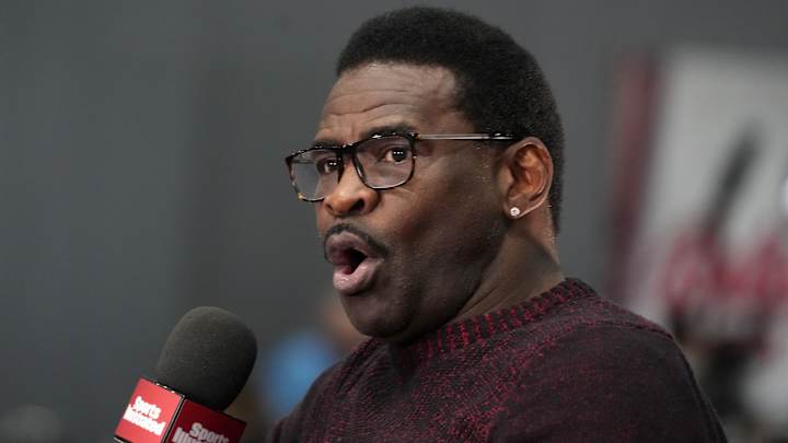 Michael Irvin Rips Broncos’ Sean Payton for Dressing Down Russell Wilson on Sideline