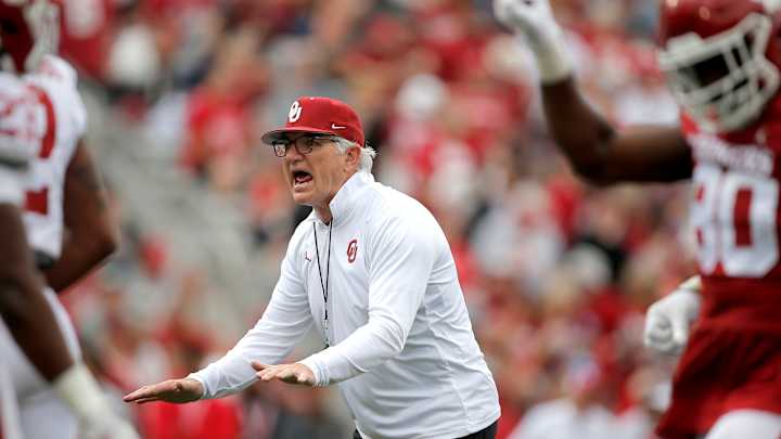 Coach Speak: Two Efficient Rushing Attacks Meet With Oklahoma and Baylor