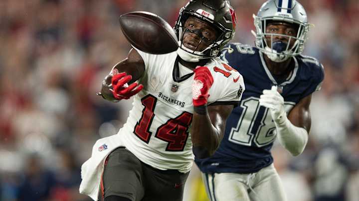 Buccaneers provide update on Chris Godwin's hamstring injury
