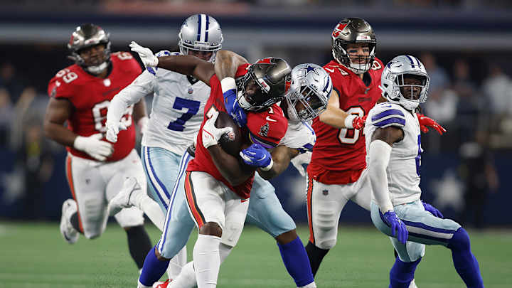 Von Miller Criticizes Leonard Fournette Block During Buccaneers’ Win Over Cowboys