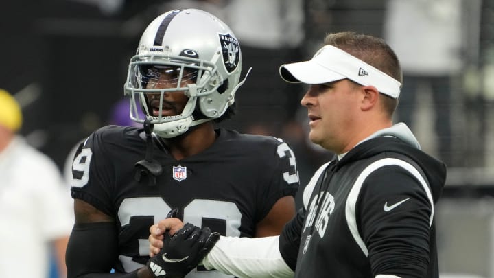 Raiders Defense in For A Fight Against Steelers