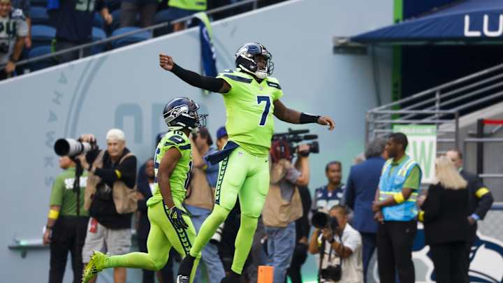 Geno Smith Leads Seahawks to Win Over Russell Wilson, Broncos