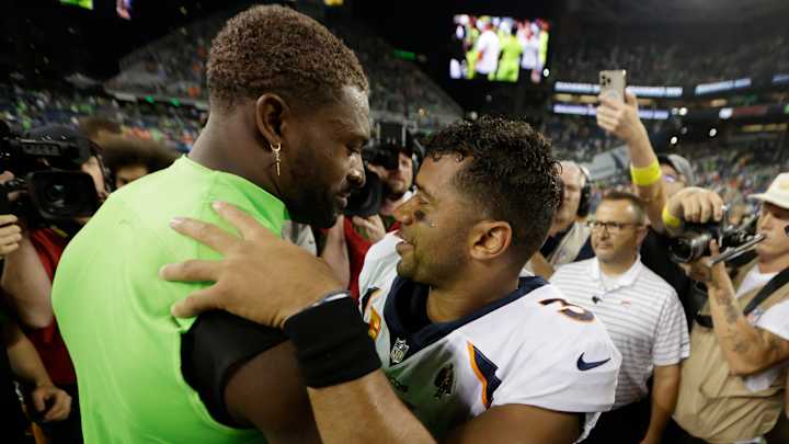Russell Wilson, DK Metcalf Swap Jerseys After Wild Finish to ‘Monday Night Football’