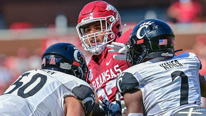 Razorbacks’ Recruiting Not Trending Well Ahead of Signing Day