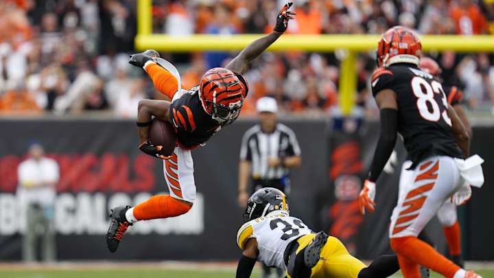 Ja'Marr Chase Comments on Viral Photo of Him Flipping Minkah Fitzpatrick The Double Bird