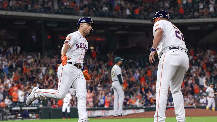 Aledmys Díaz Sparkles in Return to Minute Maid Park as Houston Astros Top Oakland Athletics