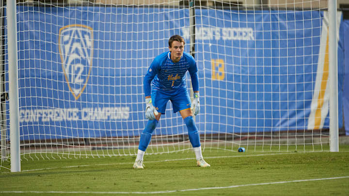 Stanford, UCLA Men's Soccer End Pac-12 Opener in Scoreless Draw