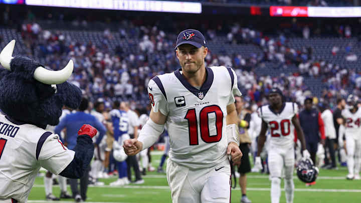 Broncos QB Russell Wilson: Texans 'Do Some Special Things' Broncos QB Russell Wilson: Texans 'Do Some Special Things'