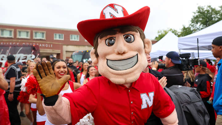 Sports World Reacts to Nebraska Fans Chanting for Urban Meyer