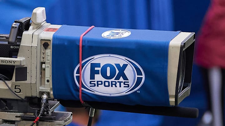 Gus Johnson Falls Ill, Leaves Fox’s Oklahoma-Nebraska Broadcast