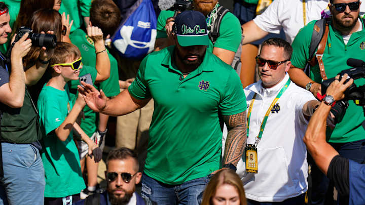 Notre Dame Fans React to Manti Te’o Visit in South Bend