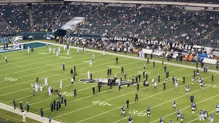 Jalen Hurts stakes Eagles to 24-7 Halftime Lead on Monday Night Football Jalen Hurts stakes Eagles to 24-7 Halftime Lead on Monday Night Football