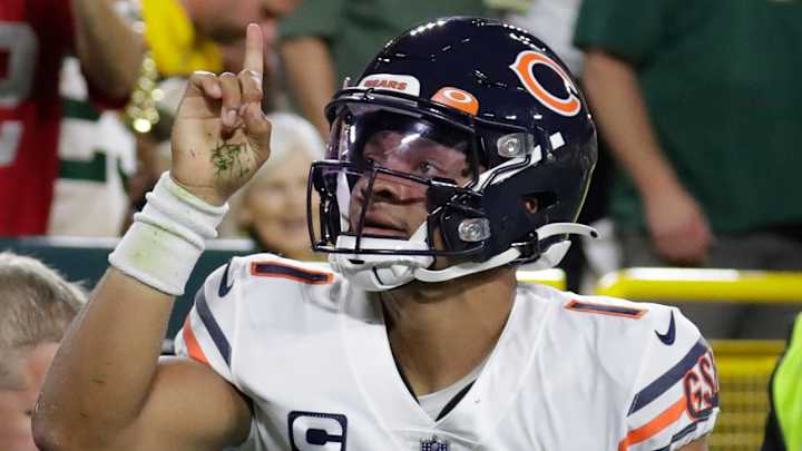 Bears’ Justin Fields Apologizes For Viral Comment That Angered Fans