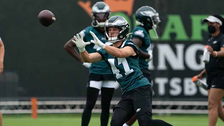 Eagles’ Britain Covey Parked With Fans for First NFL Home Game