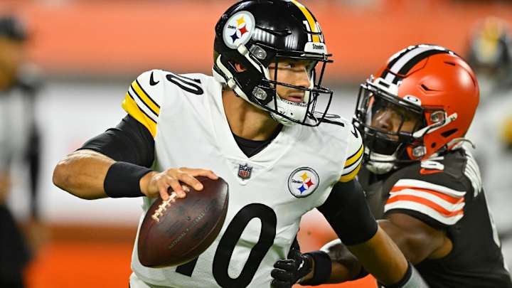 Steelers’ Tomlin on Whether He’ll Consider QB Change: ‘Definitively No’