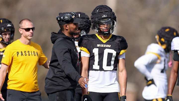 Missouri Tigers Freshman WR Miller Learning From Team's Veterans