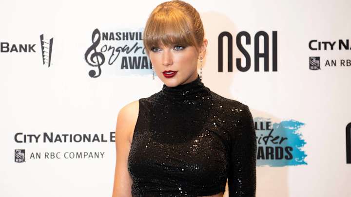 Kobe Bryant’s Daughter Shares Great Moment With Taylor Swift