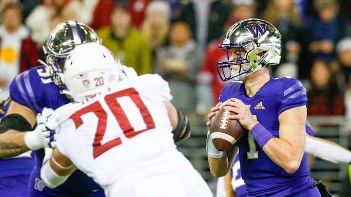 Huskies Turn Sack Into An Endangered Football Species Huskies Turn Sack Into An Endangered Football Species