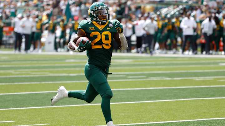 Baylor Offense Clicks Early in First Half at Iowa State