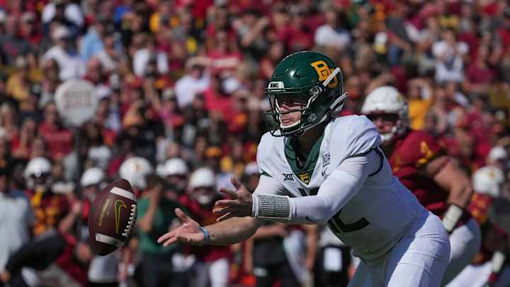 Baylor QB Blake Shapen Back to "Joe Cool" In Bears Win vs. Iowa State Baylor QB Blake Shapen Back to "Joe Cool" In Bears Win vs. Iowa State