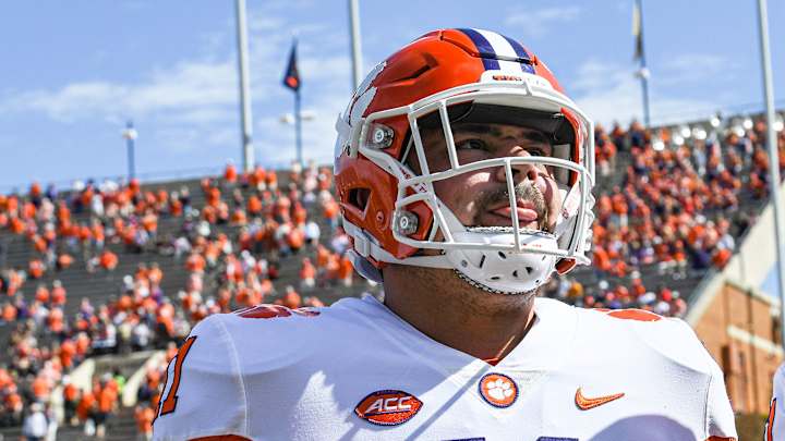 Clemson’s Bryan Bresee Makes Emotional Return After Death of Sister