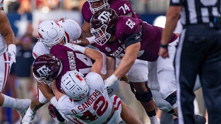 Hogs' Drew Sanders Shows More Than You Think