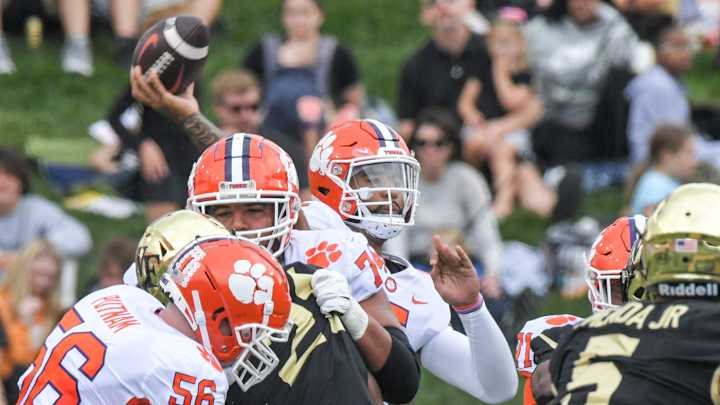 DJ Uiagalelei Proving He's a Great QB That Had a Bad Year