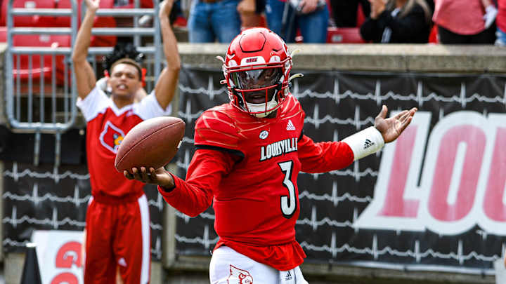 Louisville Opens as 11-Point Road Favorite at Boston College