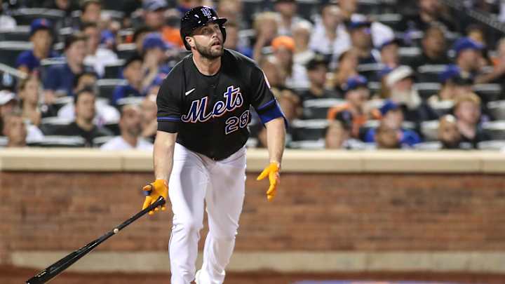 New York Mets DH Darin Ruf Dealing With Wrist Injury