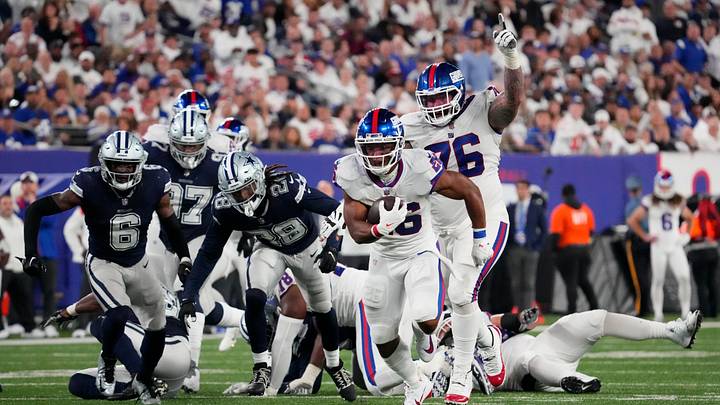 Saquon Doesn't 'F***' the Giants, Signs; To Play Week 1 vs. Cowboys