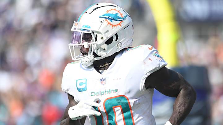 Lou Anarumo Praises Tyreek Hill and Jaylen Waddle Ahead of Matchup With Dolphins Lou Anarumo Praises Tyreek Hill and Jaylen Waddle Ahead of Matchup With Dolphins