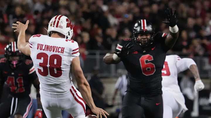 Wisconsin punter Andy Vujnovich to play in the 2023 Hula Bowl