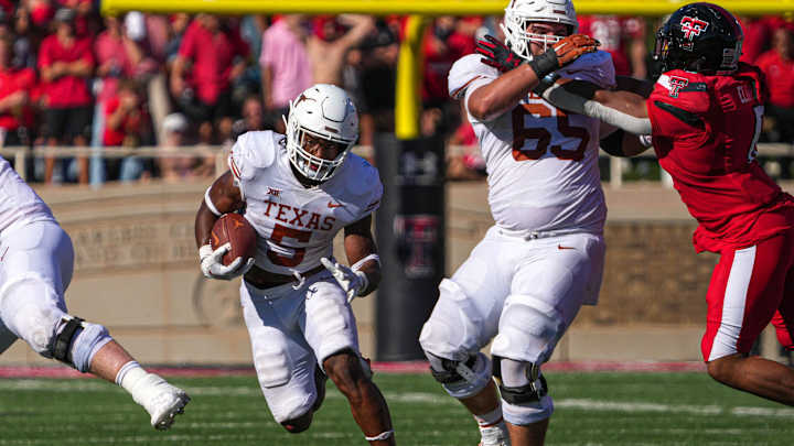 Should Texas Longhorns Star RB Bijan Robinson Be Getting More Touches?