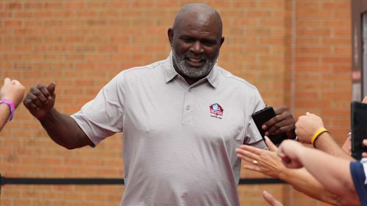 Micah Parsons Is ‘Special,’ Giants Legend Lawrence Taylor Says