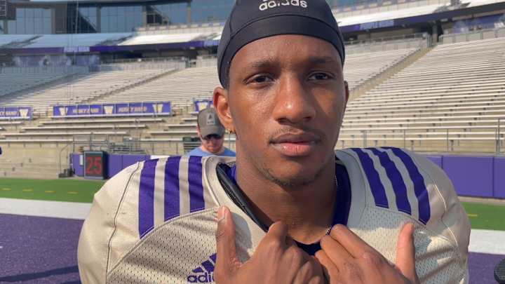 Penix Calls Audible, Announces his 2023 Husky Return Penix Calls Audible, Announces his 2023 Husky Return