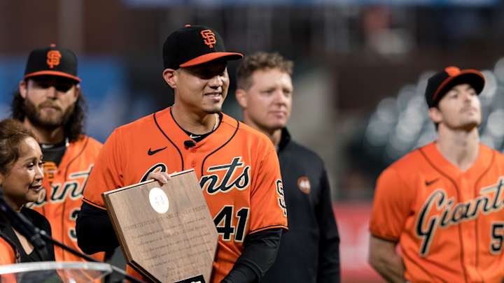 SF Giants infielder Wilmer Flores wins 2022 Willie Mac Award