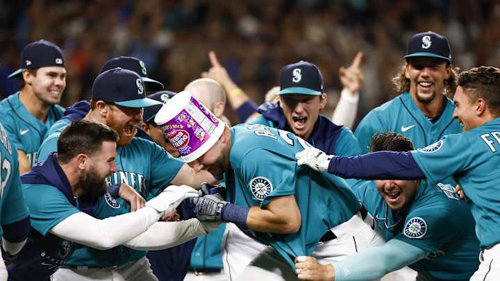 WATCH: Walk-Off HR Sends Mariners to Playoffs for First Time in 21 Years