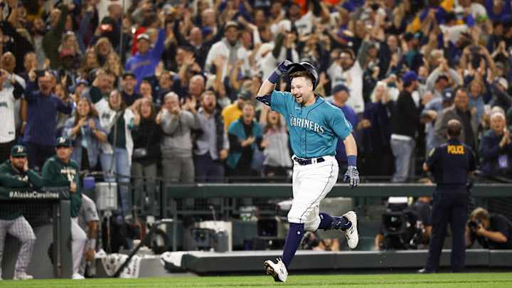 Mariners Broadcasters’ Amazing Walk-Off Home Run Calls Going Viral