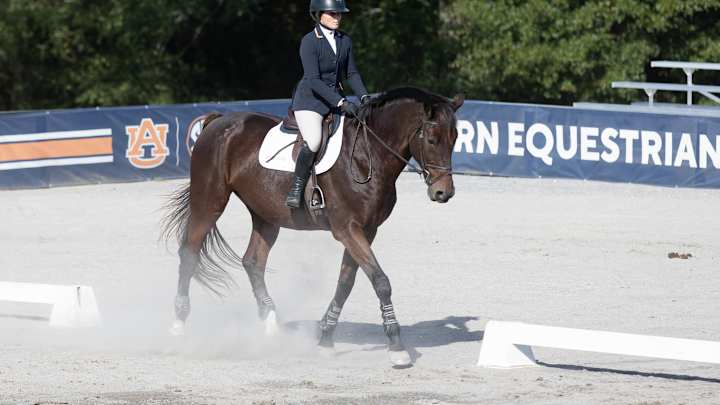 Auburn Equestrian Outlasts Texas A&M 10-6