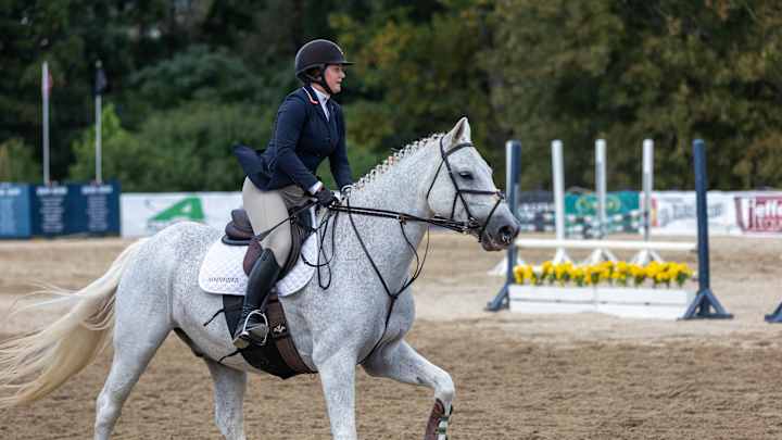 Auburn Equestrian Goes 1-1 in a Pair of California Meets