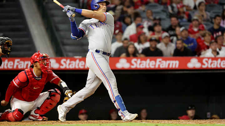 Rangers 1B Nathaniel Lowe Proud to Hit .300, Says Average Matters