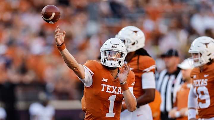 Longhorns QB Hudson Card Impresses in Career Night Against West Virginia