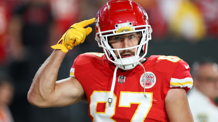 Report: Chiefs Restructure Kelce's Deal to Clear Cap Space