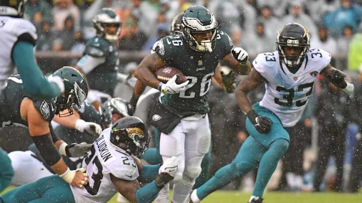 Jaguars vs. Eagles: 5 Observations as Jaguars Get Gashed in the Rain