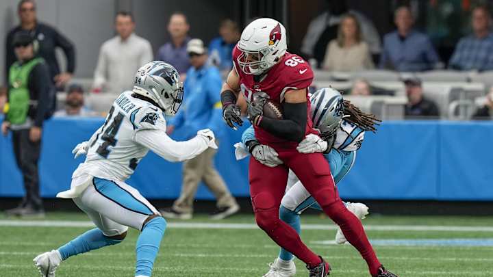 Zach Ertz Expected to Miss Multiple Weeks With Knee Injury, per Report